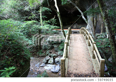 從龍門峽山入口到山頂(Tendoiwa)的爬山路線的視圖 從龍門峽山入口到山頂(Tendoiwa)的爬山路線的視圖 59749035