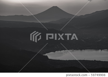 [棕褐色]高Boc高原的富士山風景 59749908