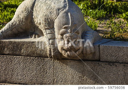 Gyeongbokgung stone statue 59756036