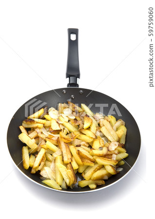 fried potatoes in griddle 59759060