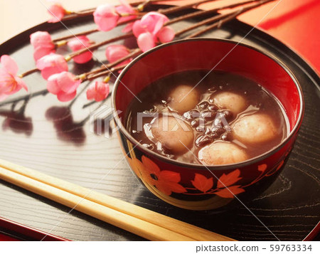 在蒸汽中崛起的白rat善enza 59763334