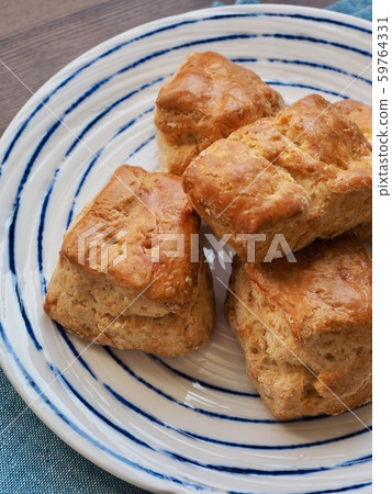 Scones in a ceramic bowl Scones in a ceramic bowl 59764331