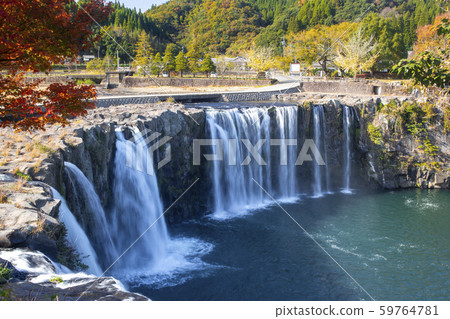 Harajiri Falls Autumn leaves 59764781