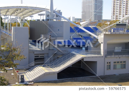 Tennis court  59766575