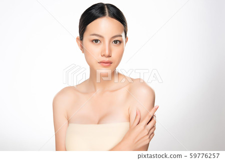 Beautiful Young Asian Woman with Clean Fresh Skin. 59776257