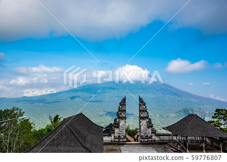 The heaven gate in the precincts of Lampang temple, Bali, Indonesia The heaven gate in the precincts of Lampang temple, Bali, Indonesia 59776807