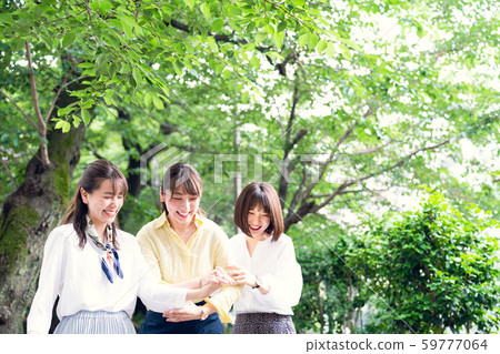 Women's group 59777064