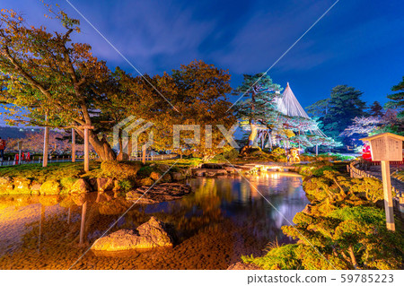 Kenrokuen Snow Hanging Light Up Autumn [Ishikawa Prefecture] 59785223