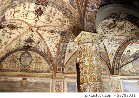 Florence evening. In the courtyard of the Palazzo Vecchio Florence evening. In the courtyard of the Palazzo Vecchio 59792331