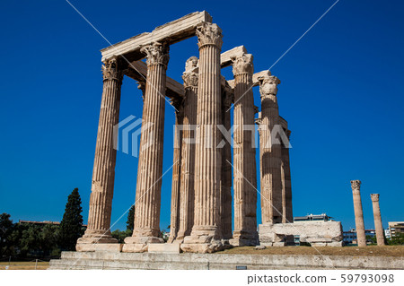 Ruins of the Temple of Olympian Zeus at the center of the Athens city Ruins of the Temple of Olympian Zeus at the center of the Athens city 59793098