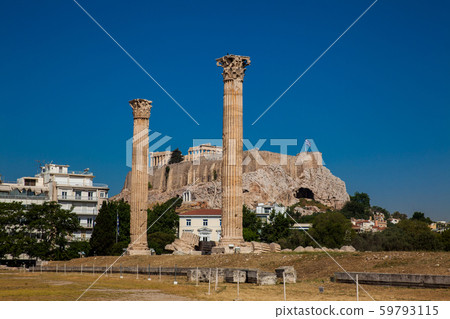 Ruins of the Temple of Olympian Zeus and the Acropolis at the center of the Athens city Ruins of the Temple of Olympian Zeus and the Acropolis at the center of the Athens city 59793115