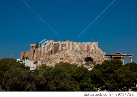 Acropolis and the Arch of Hadrian in Athens Acropolis and the Arch of Hadrian in Athens 59794728