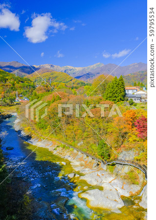 Autumn Tone River and Tanigawa Mountain Range (vertical) 59795534
