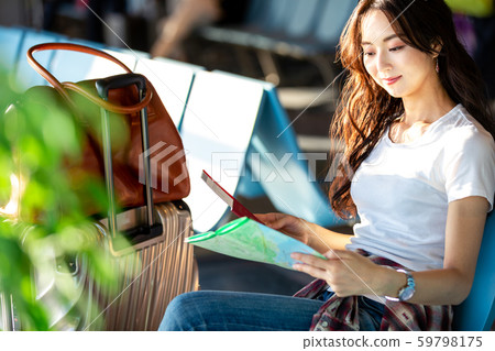 Lifestyle woman travel 59798175