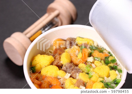 Cup ramen and hourglass 59798455
