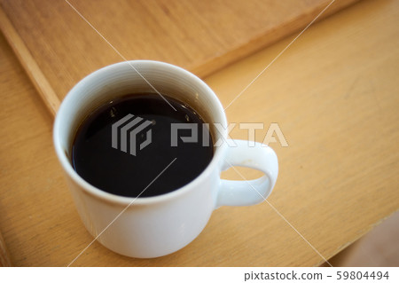 倒入後的速溶咖啡 倒入後的速溶咖啡 59804494