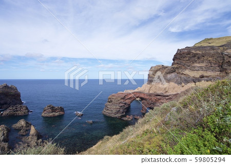 國分海岸（通天橋）的景色（島根縣衝木郡西島島町） 59805294