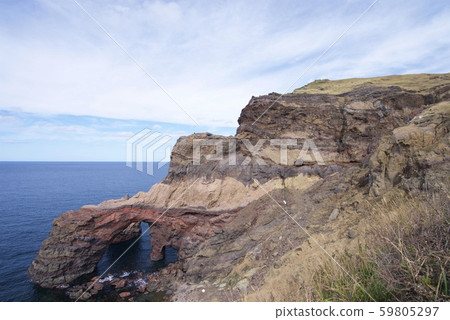 View from Kuniga Coast (Tsuten Bridge) (Nishinojima-cho, Oki-gun, Shimane) 59805297