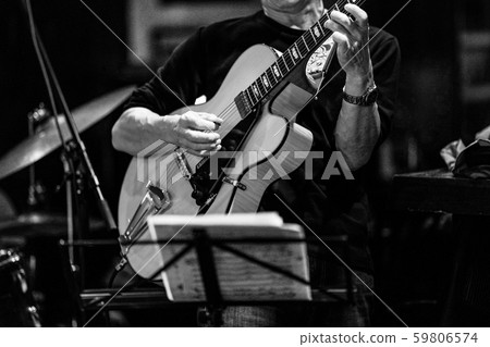 Jazz Live Guitar Play 59806574