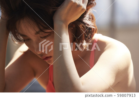 女子運動服健身房 59807913
