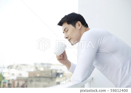 Men lifestyle teatime 59812400