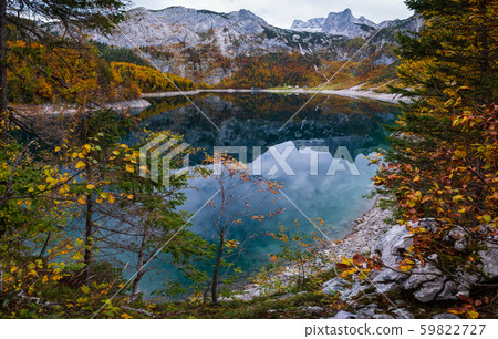 Picturesque Hinterer Gosausee lake, Upper Austria. Picturesque Hinterer Gosausee lake, Upper Austria. 59822727