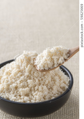 Okara made from soybeans 59825669
