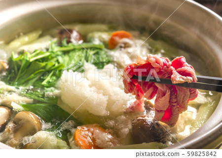 用蘿蔔做的美味的雨夾雪火鍋 用蘿蔔做的美味的雨夾雪火鍋 59825842
