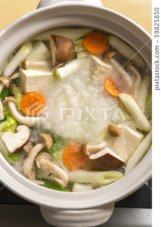 Delicious sleet hot pot made with radish Delicious sleet hot pot made with radish 59825850