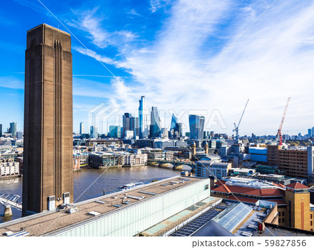 英國泰特現代煙囪和倫敦金融城 英國泰特現代煙囪和倫敦金融城 59827856