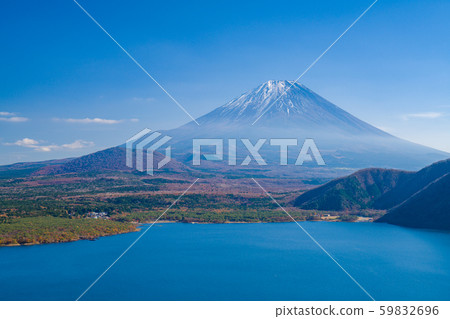 [Mt. Fuji] Nakanokura Pass, Lake Motosu Autumn 59832696