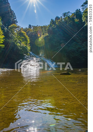 After noon in November, I took a picture of Awamata Falls in Otaki Town, Chiba Prefecture 59833193