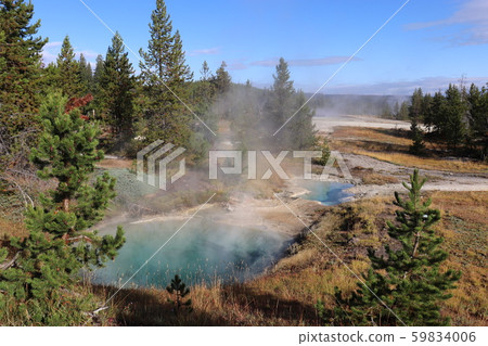 Yellowstone National Park, Yellowstone Lake, Wyoming, USA 59834006