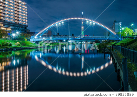 [Tokyo] Reflecting Fureai Bridge 59835889