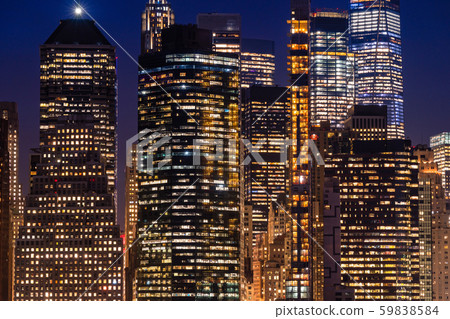 <<New York>> Night view of Manhattan, Brooklyn Bridge Heights Promenade 59838584