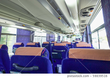 在高速公交車內 59839516