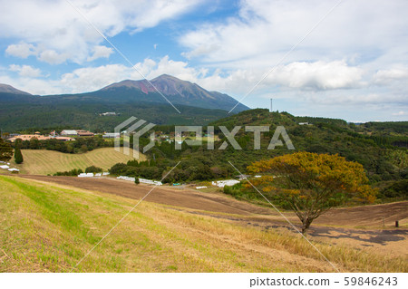 Takachiho no Kirishima mountain range, view of Takachiho peak from Takachiho Farm Takachiho no Kirishima mountain range, view of Takachiho peak from Takachiho Farm 59846243