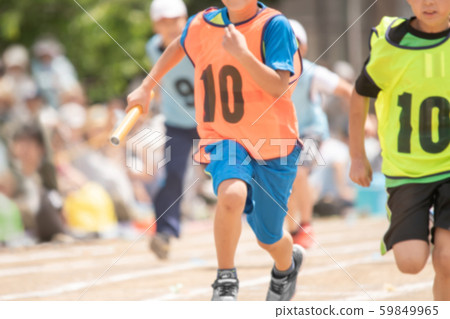 Sports day relay (blurred expression) 59849965
