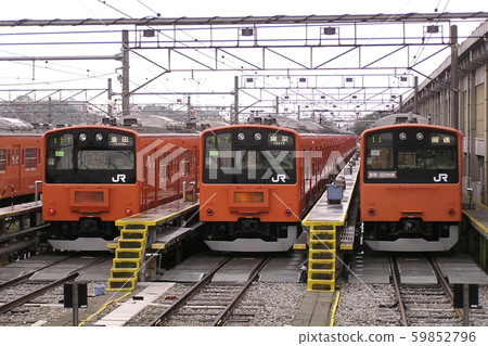 中央線201系列車運行時的豐田電鐵地區（東京都日野市） 59852796
