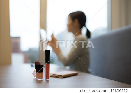 Woman Woman 59856312