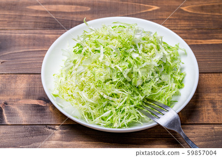Shredded cabbage 59857004