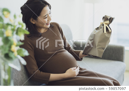Pregnant woman Pregnant woman 59857097