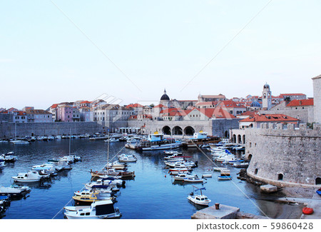 Dubrovnik old town and old port in the early morning 59860428