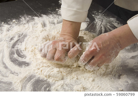 Cooking scene that mixes powder and shapes 59860799