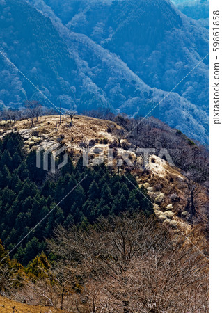 Overlooking the Mitsumata colony from Tanzawa and Gongensan ridge line Overlooking the Mitsumata colony from Tanzawa and Gongensan ridge line 59861858