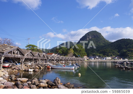 Near Oki Island Yana Matsubara's boat huts (Oki Island Town, Oki County, Shimane Prefecture) 59865039