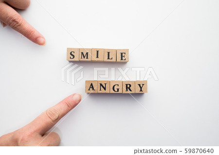 圖像微笑憤怒微笑微笑 59870640