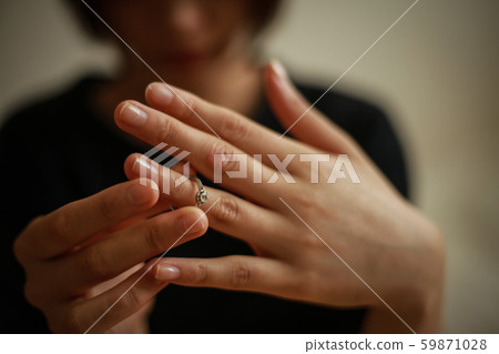 刪除戒指的女人 59871028