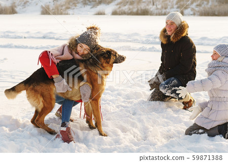 To walk the dog To walk the dog 59871388