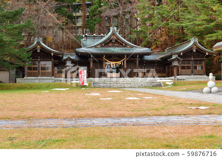拍攝深秋的北海道函館市五國神社區域 拍攝深秋的北海道函館市五國神社區域 59876716